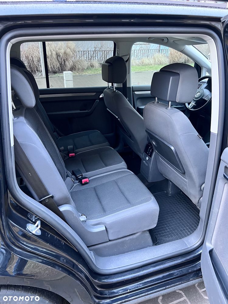 Volkswagen Touran - 28