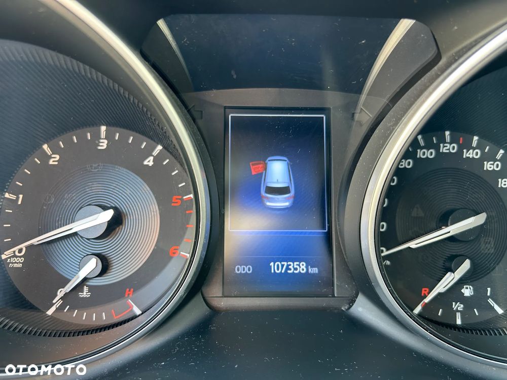 Toyota Avensis 2.0 D-4D Premium - 11