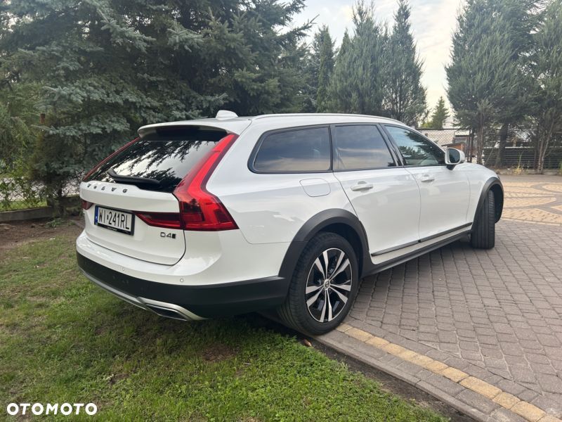 Volvo V90 D4 SCR AWD R-Design - 2