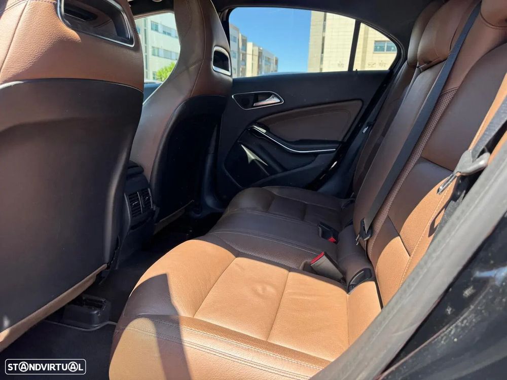 Mercedes-Benz A 220 - 16