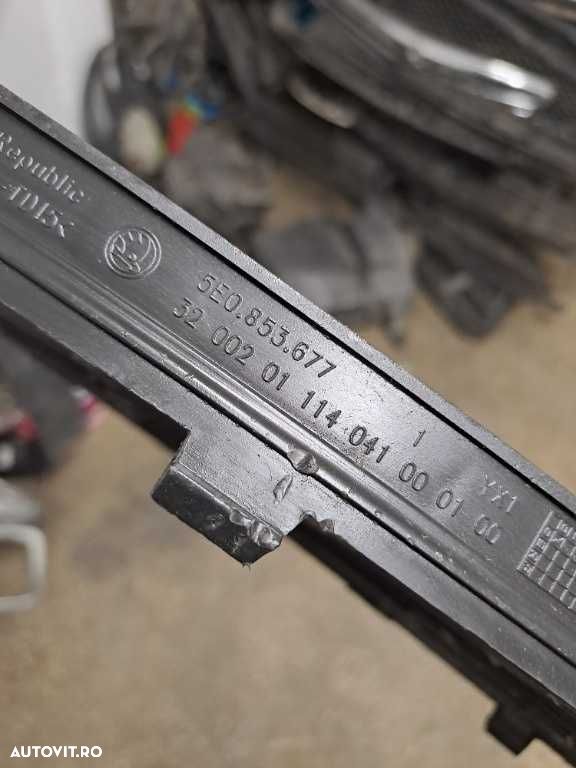 Grila centrala originala bara fata Skoda Octavia 3 an 2013-2017 - 3