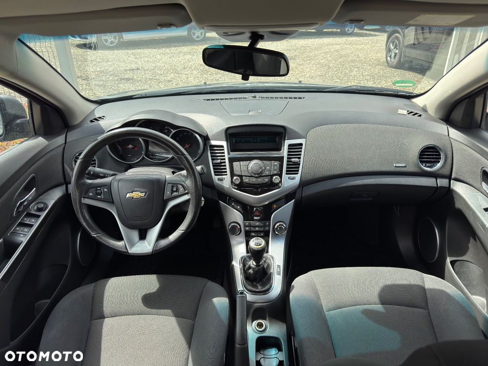 Chevrolet Cruze 1.6 LT+ - 25