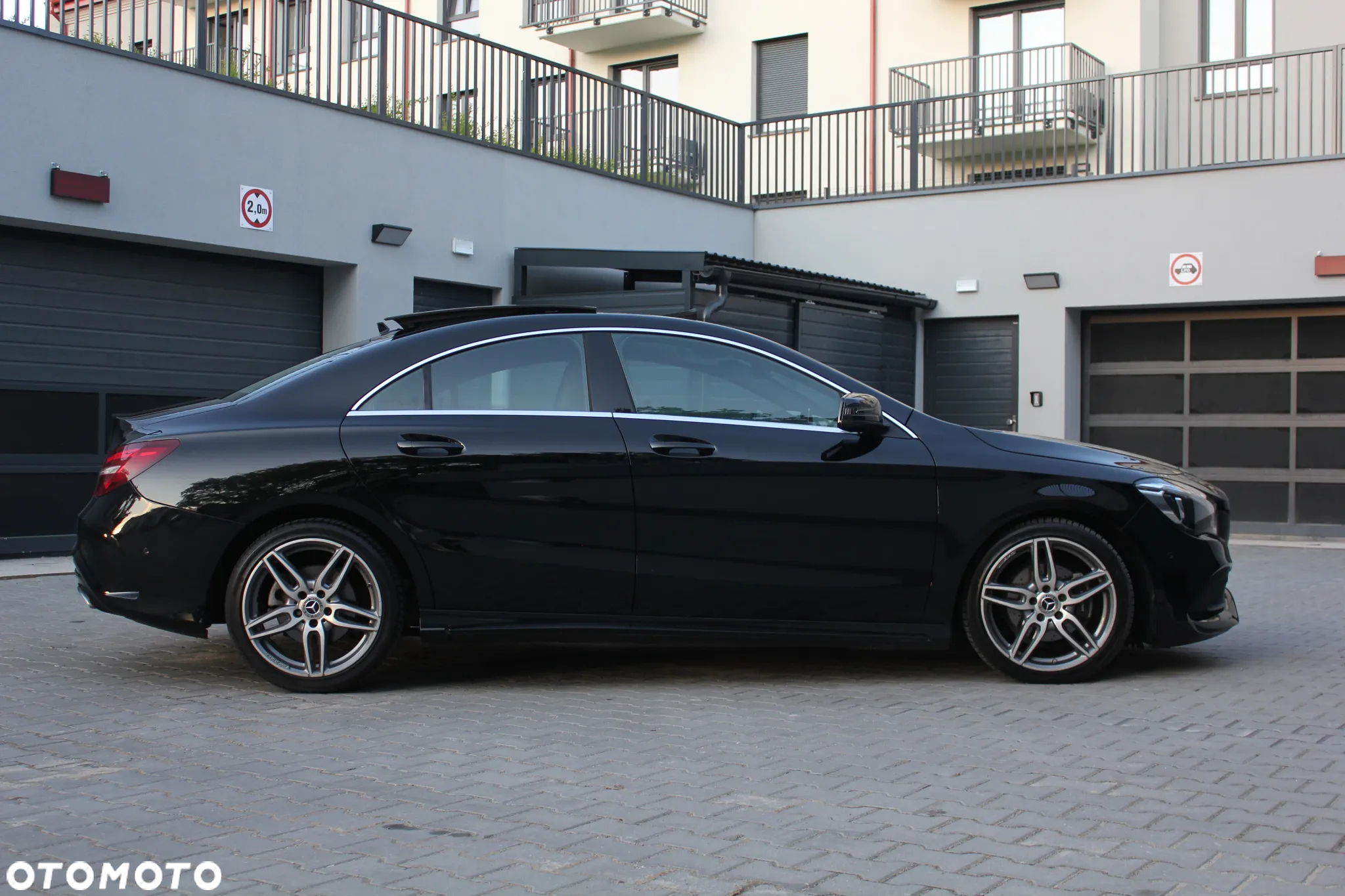 Mercedes-Benz CLA 200 7G-DCT AMG Line - 33