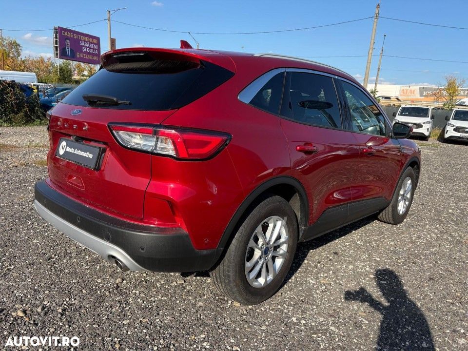 Ford Kuga - 4