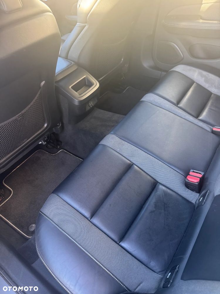 Volvo V60 B4 D R-Design - 13