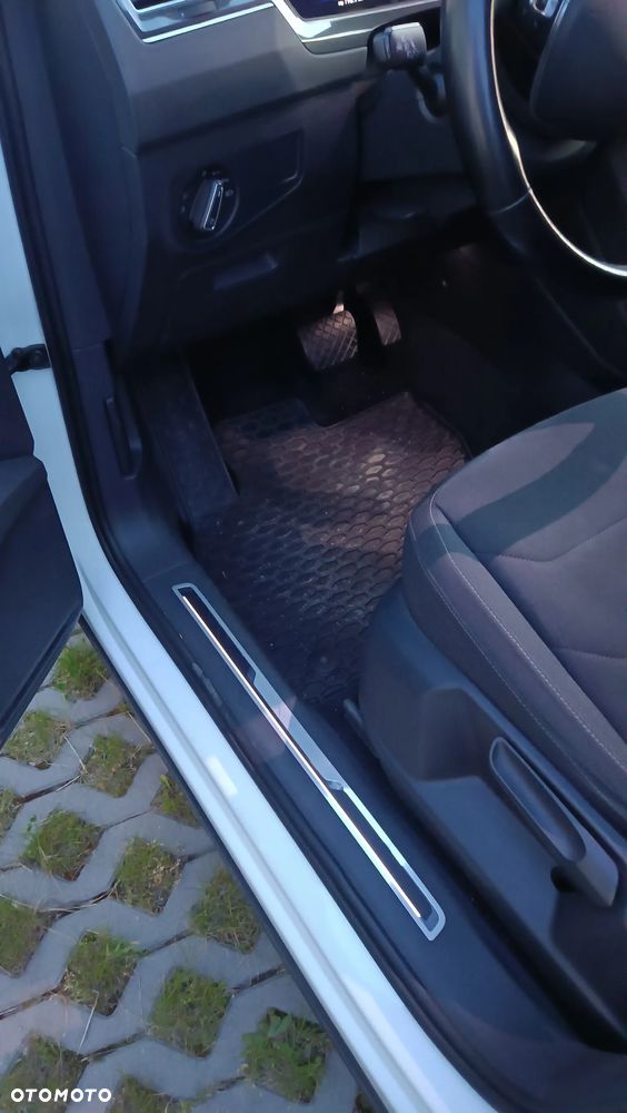 Volkswagen Tiguan 2.0 TDI SCR 4MOTION DSG Comfortline - 4