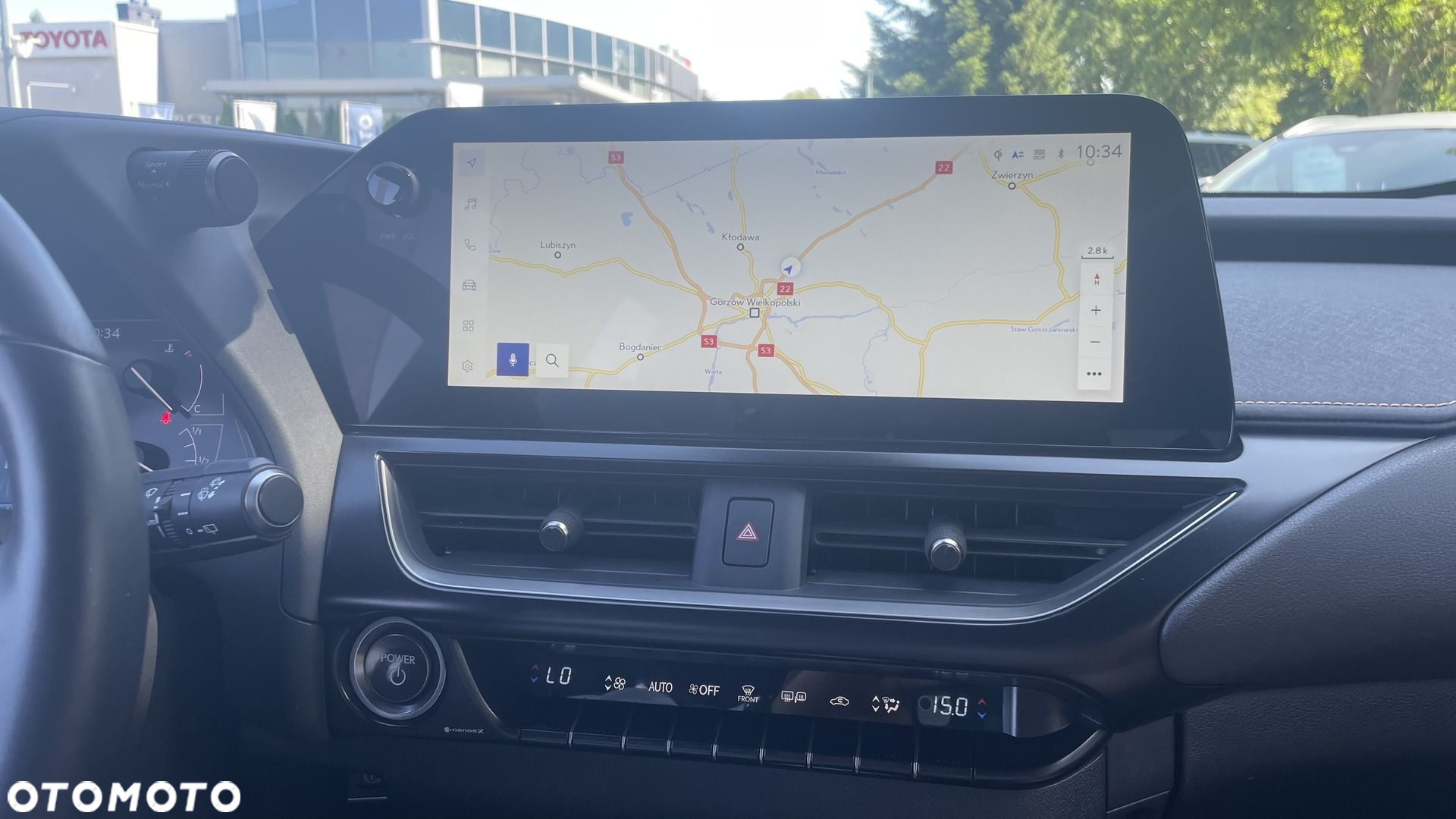 Lexus UX - 12