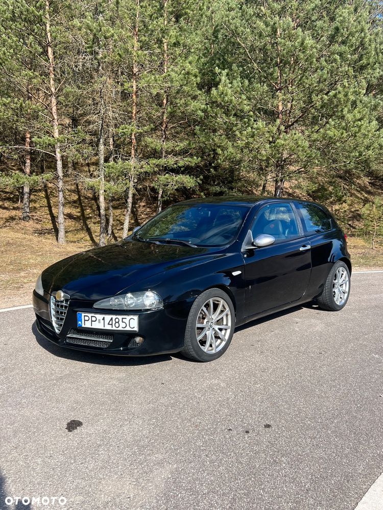 Alfa Romeo 147 1.9 JTD 16V Black Line - 1