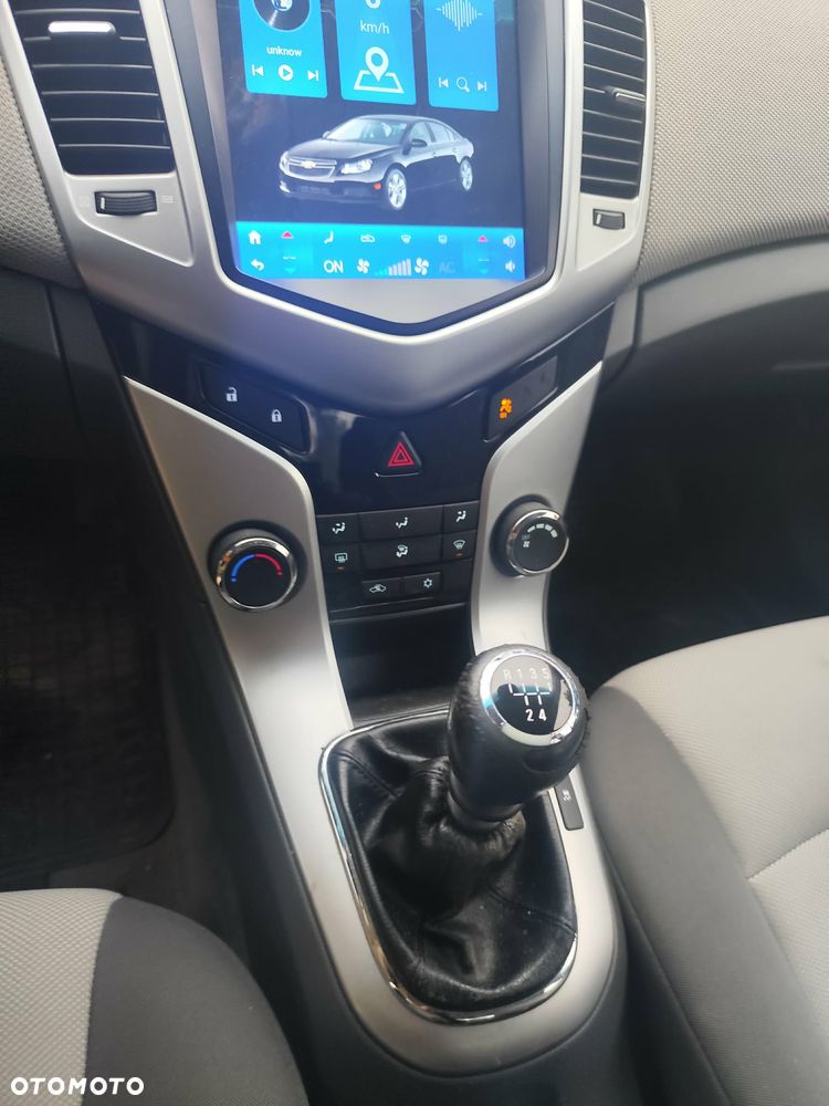 Chevrolet Cruze 1.6 LS - 12