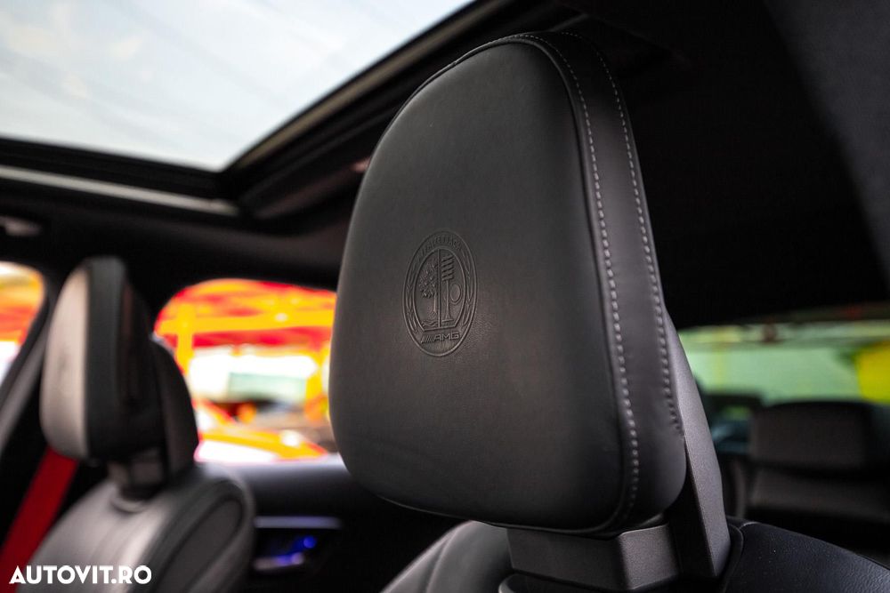 Mercedes-Benz C - 12