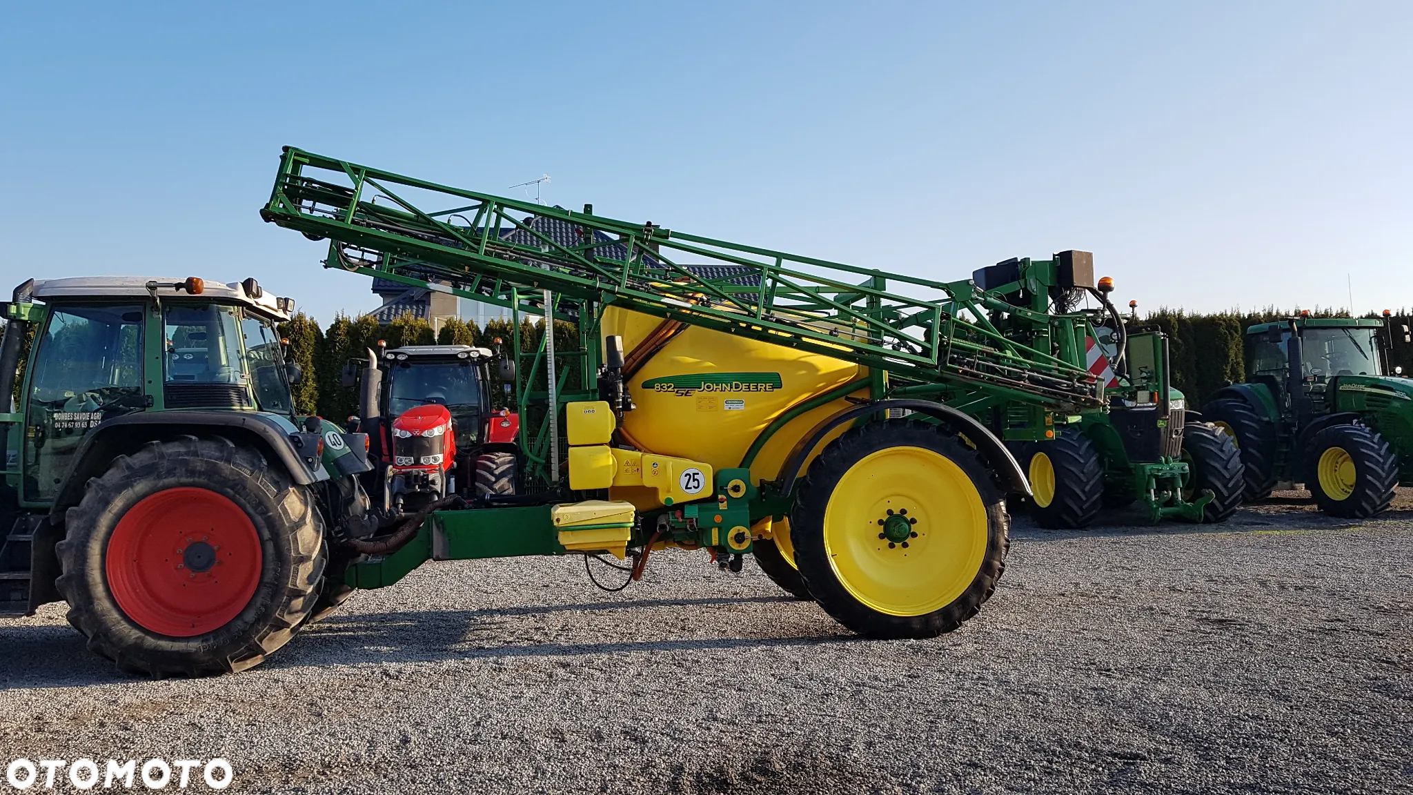 John Deere 832 - 17
