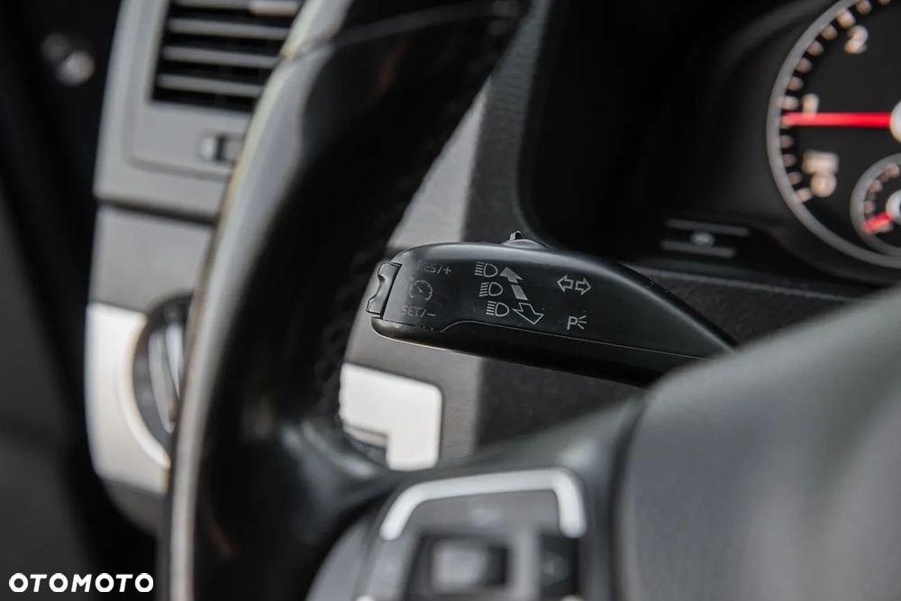 Volkswagen Multivan - 15