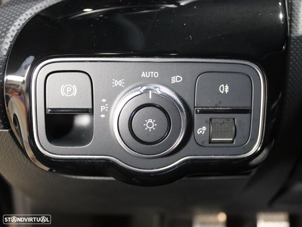 Mercedes-Benz A 180 d AMG Line - 23