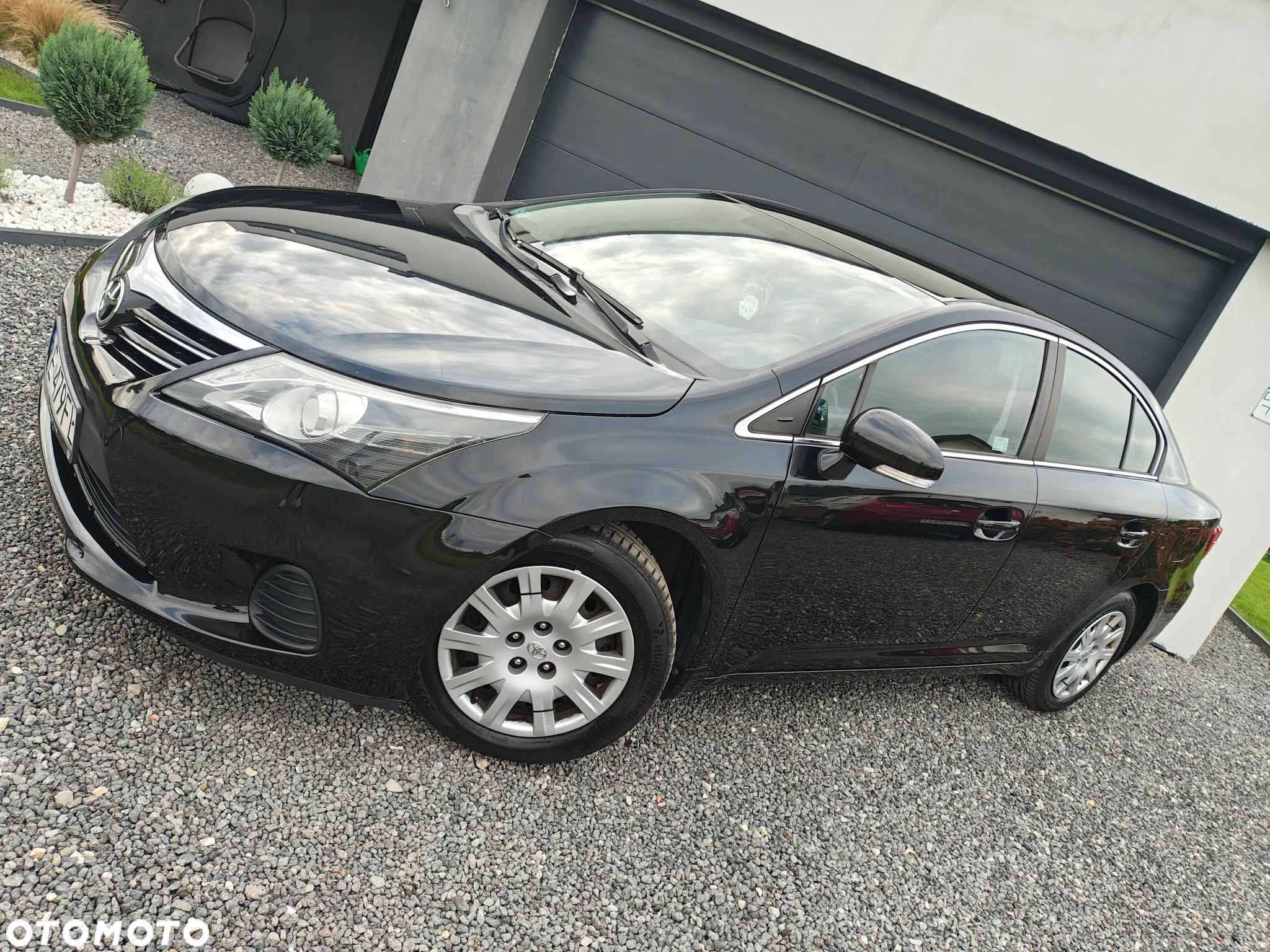 Toyota Avensis 1.6 Luna - 1