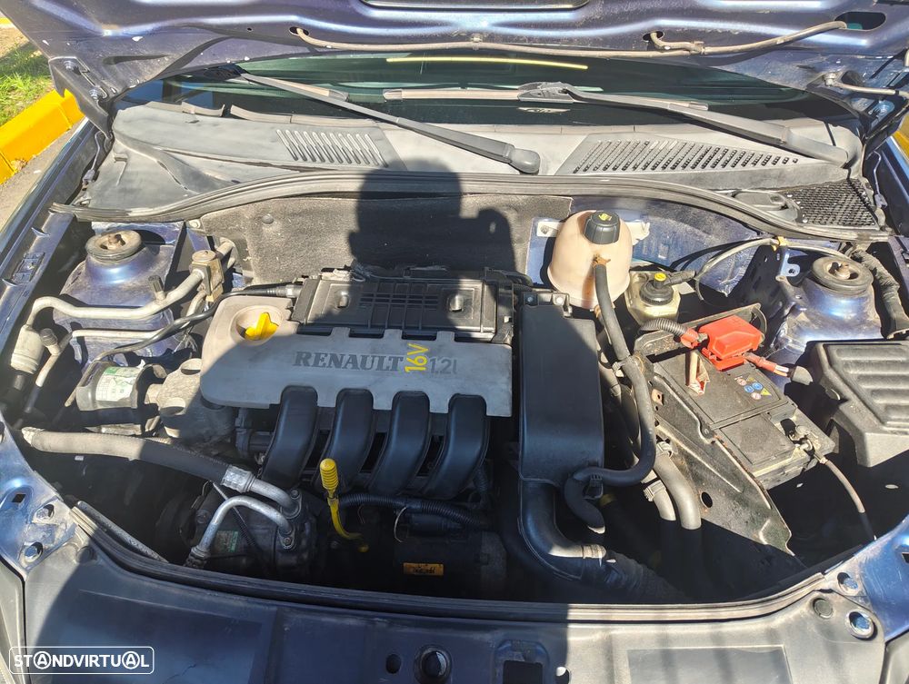 Renault Clio 1.2 16V Billabong - 8