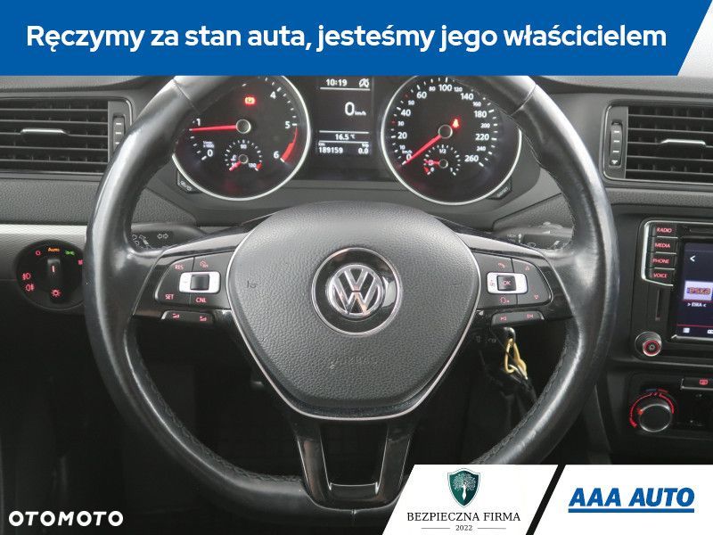 Volkswagen Jetta - 17