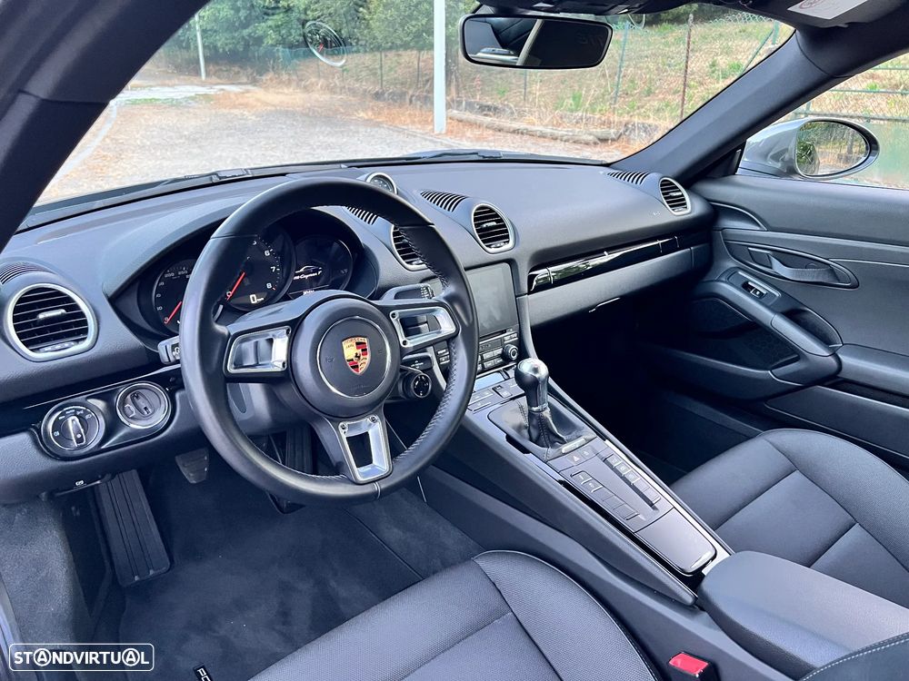 Porsche 718 Cayman T - 7