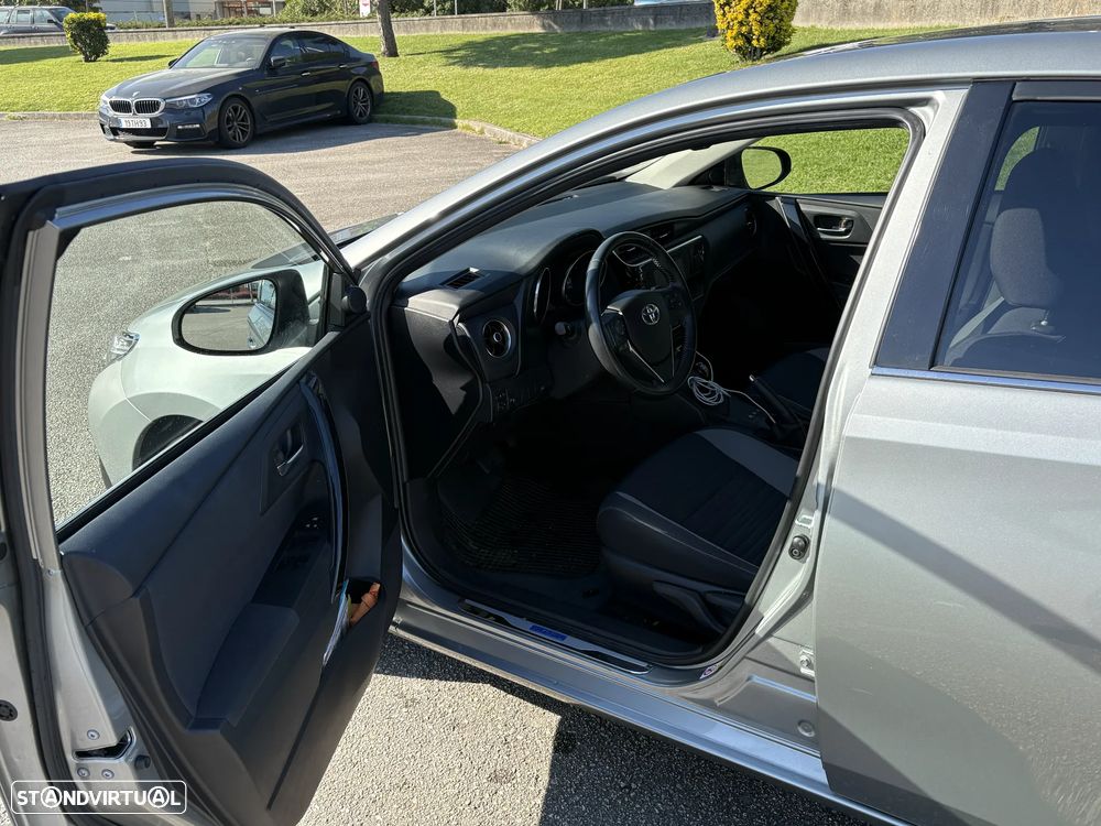 Toyota Auris 1.8 HSD Exclusive+Navi - 4