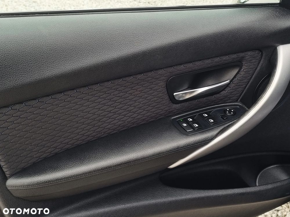 BMW Seria 3 318d M Sport EU6 - 31