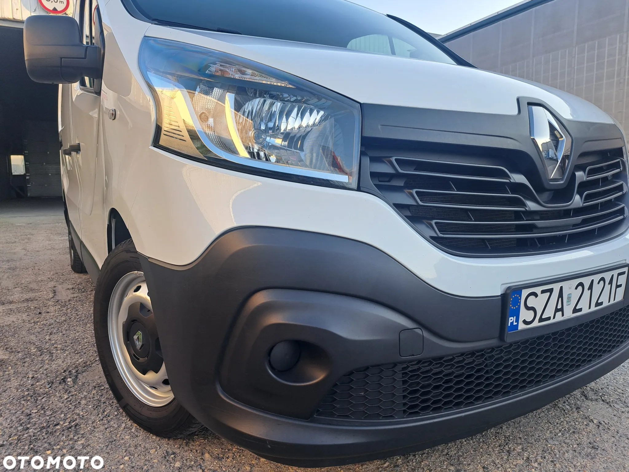Renault Trafic - 2