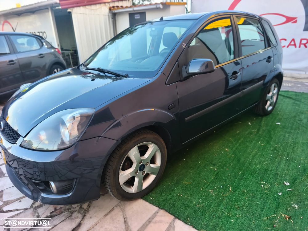 Ford Fiesta 1.25 First Edition - 27