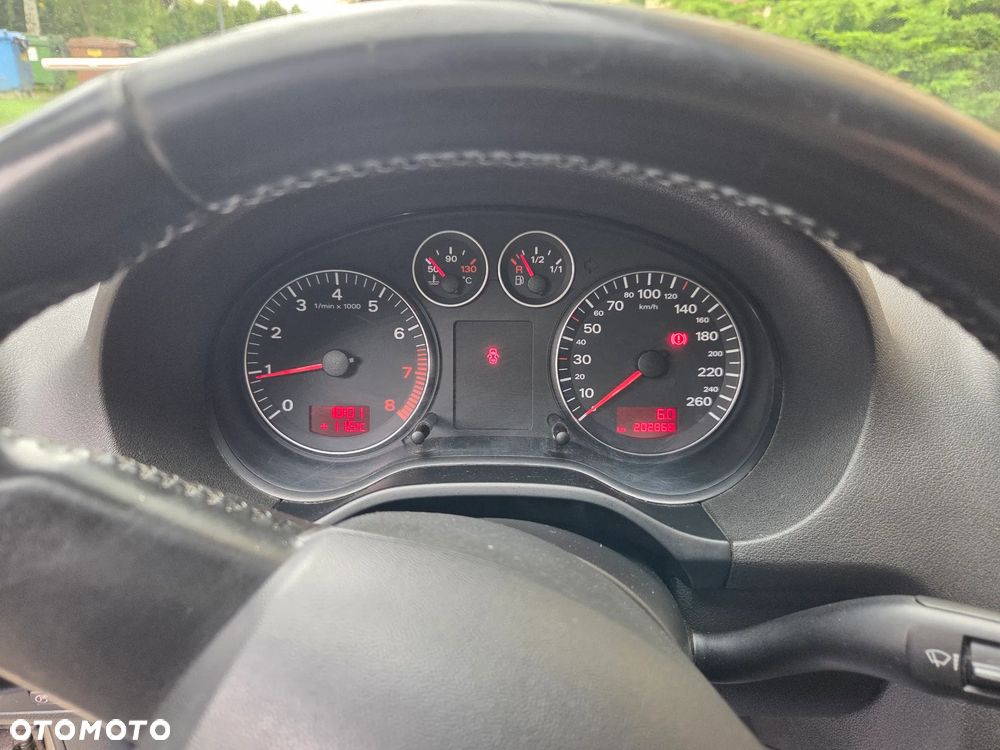 Audi A3 Sportback 1.6 Ambiente - 31