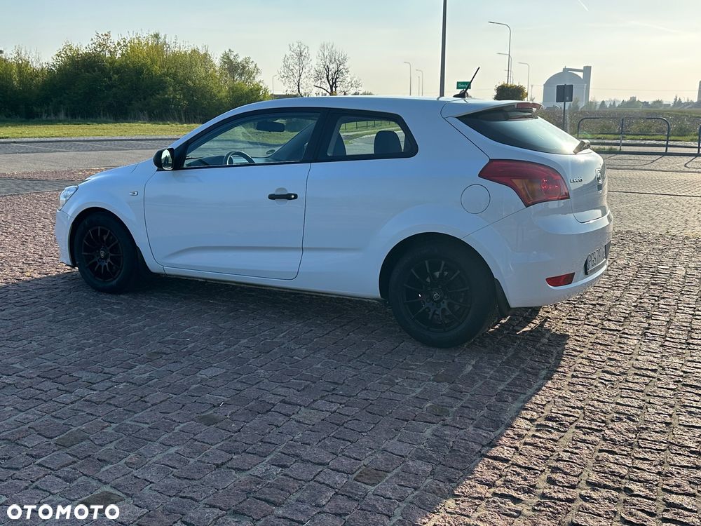 Kia ProCeed 1.4 M - 4