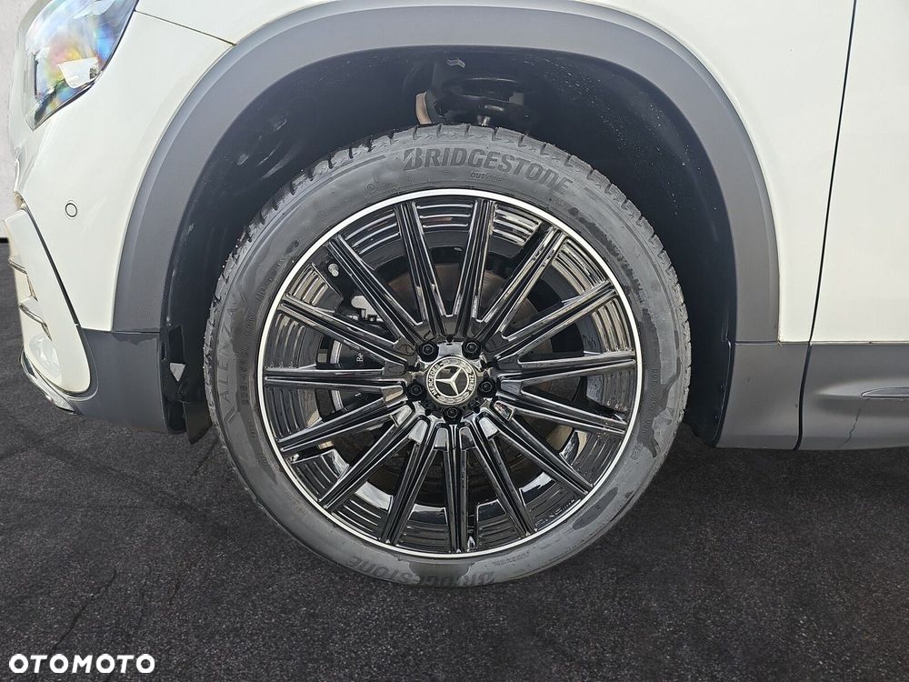 Mercedes-Benz GLB - 9