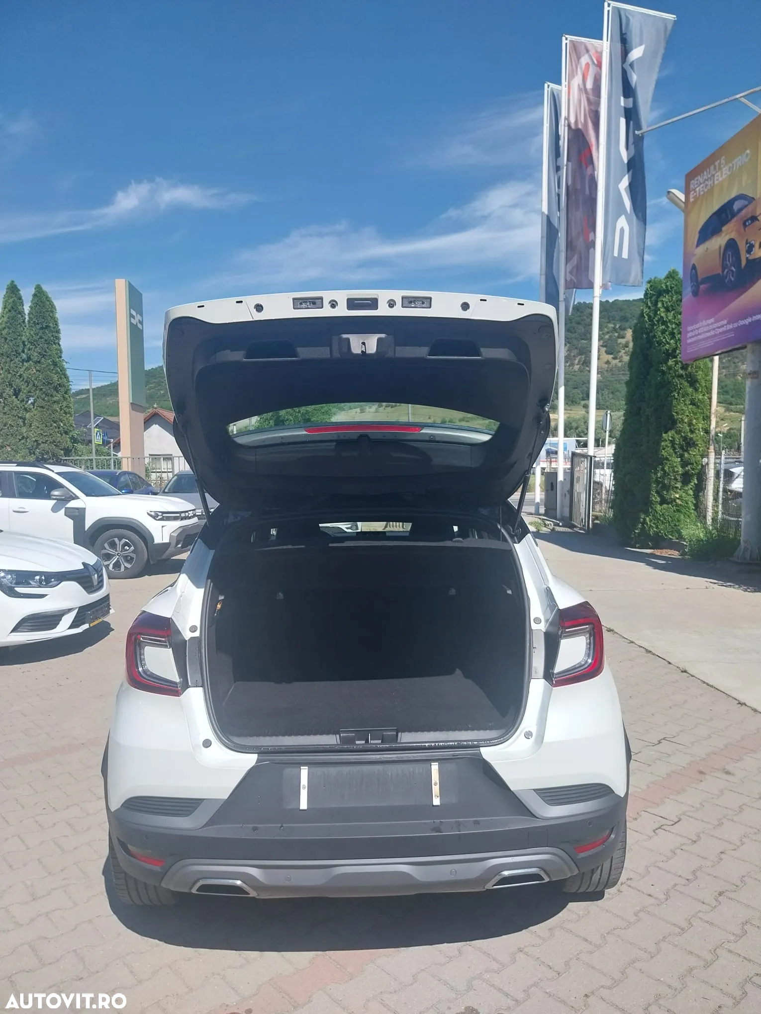 Renault Captur E-TECH PLUG-in 160 R.S. LINE - 4