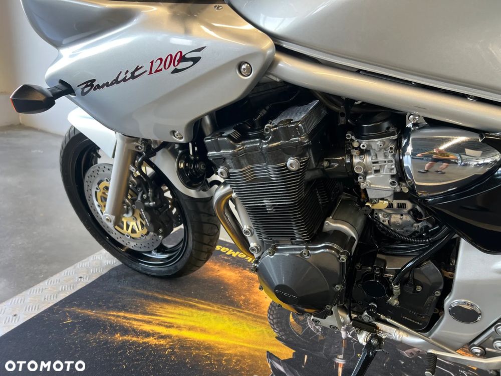 Suzuki Bandit - 15