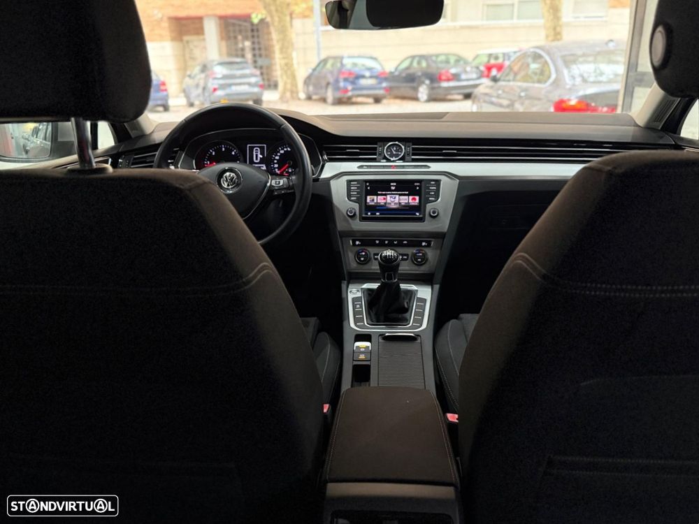 VW Passat Variant 1.6 TDI BlueMotion - 20