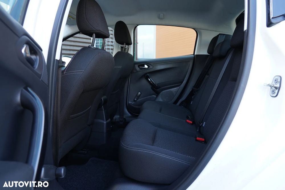 Peugeot 208 PureTech 110 Stop & Start EAT6 Tech Edition - 8
