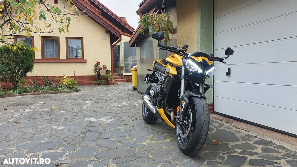 Triumph Street Triple 765RS - 8