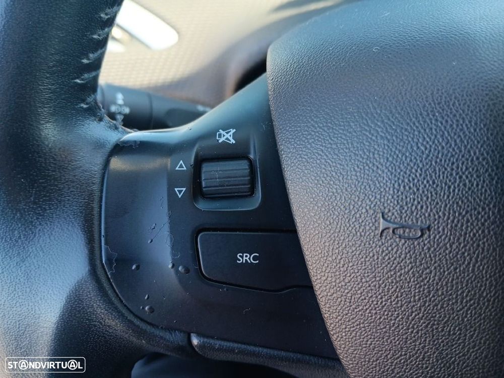 Peugeot 208 1.6 BlueHDi Style - 27
