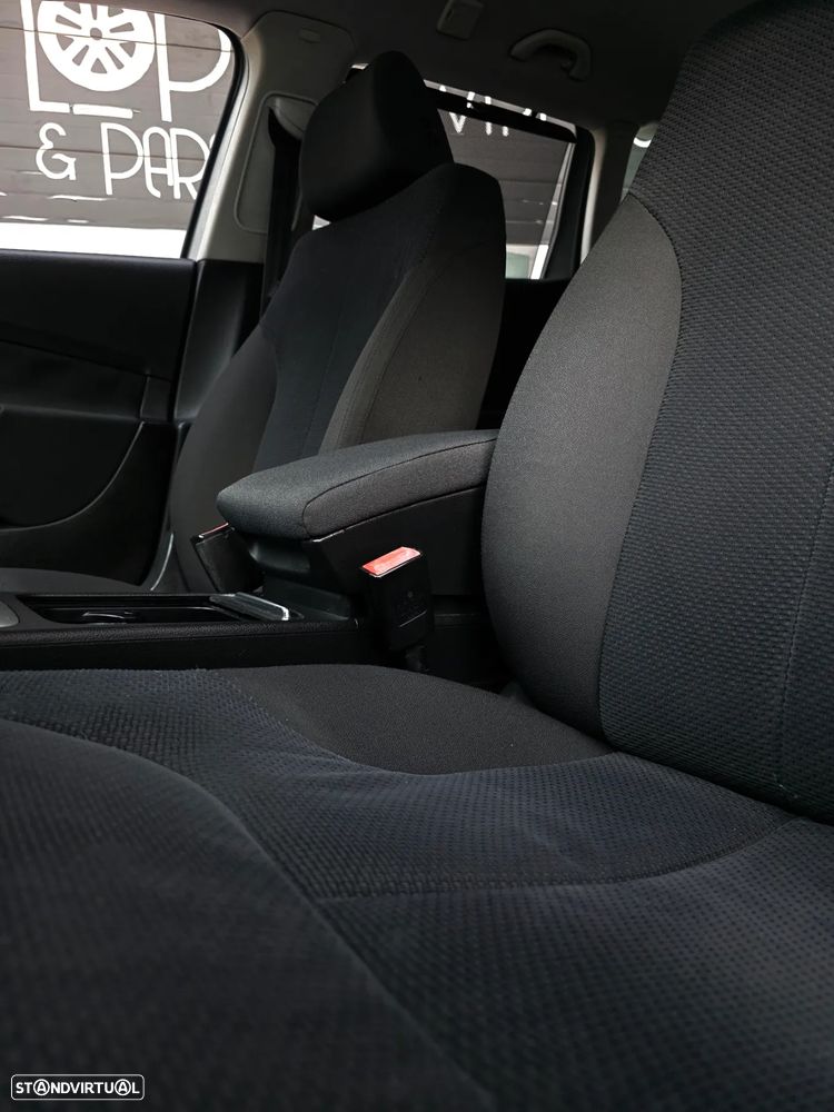 VW Passat Variant 1.6 TDI Confortline BlueMotion - 52