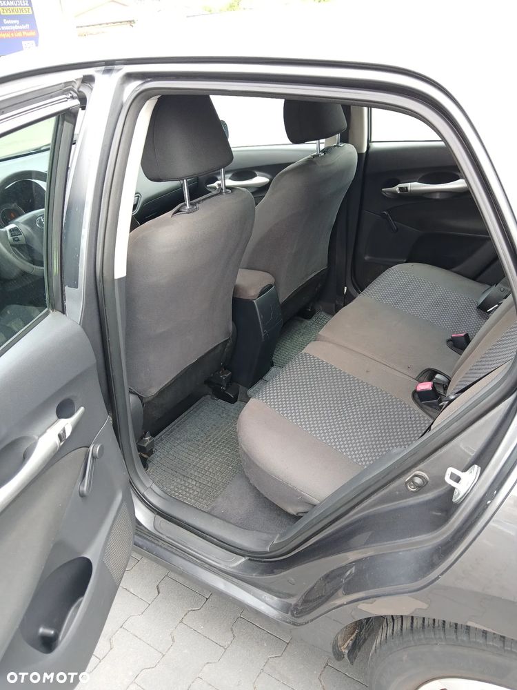 Toyota Auris 1.4 D-4D Active - 10
