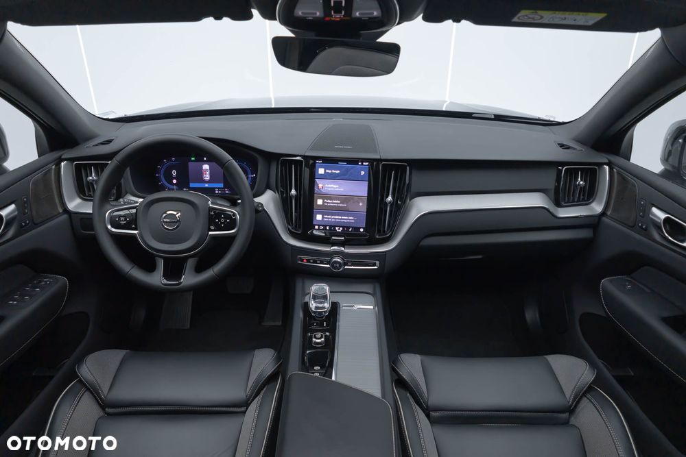Volvo XC 60 T6 Plug-In Hybrid AWD Plus Black Edition - 8