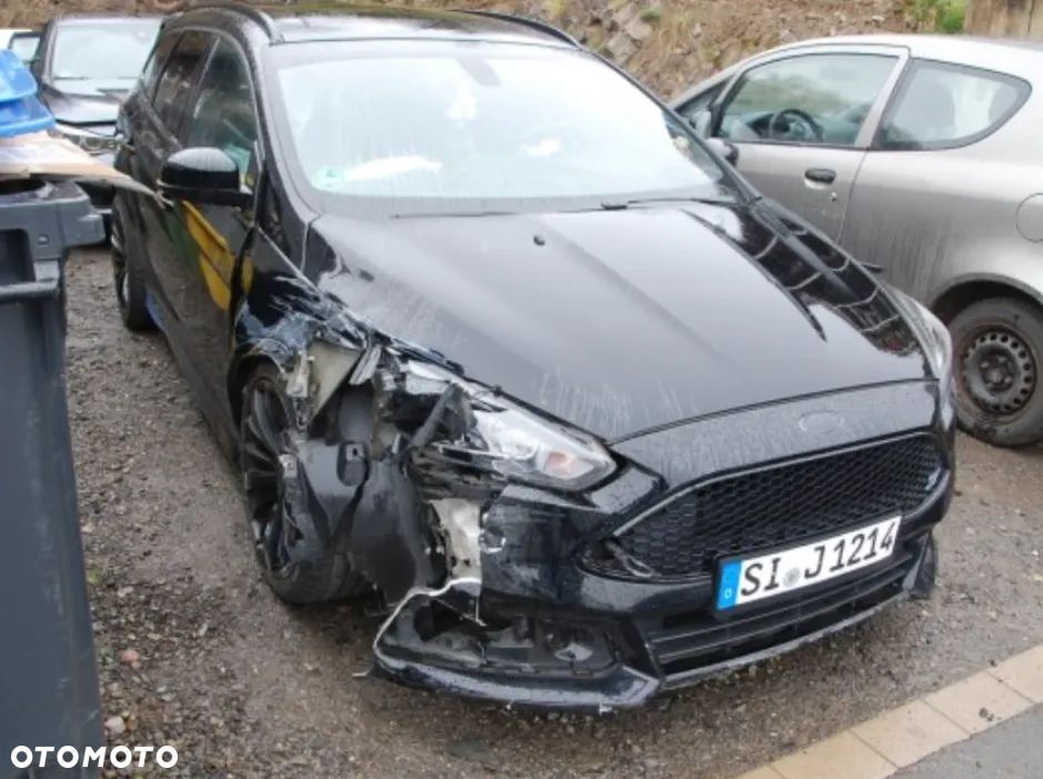 Ford Focus 2.0 EcoBoost ST mit Leder-Sport-Paket - 2