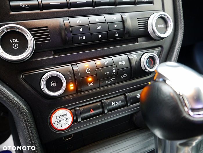 Ford Mustang 3.7 V6 Premium - 29