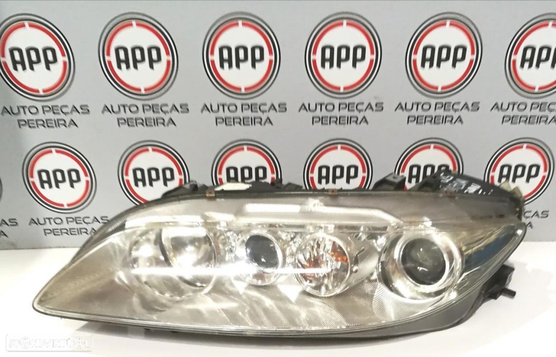 Farol direito Xenon Mazda 6 de 2005. Precisa polimento. - 1