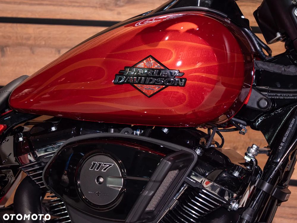 Harley-Davidson Touring Street Glide - 21