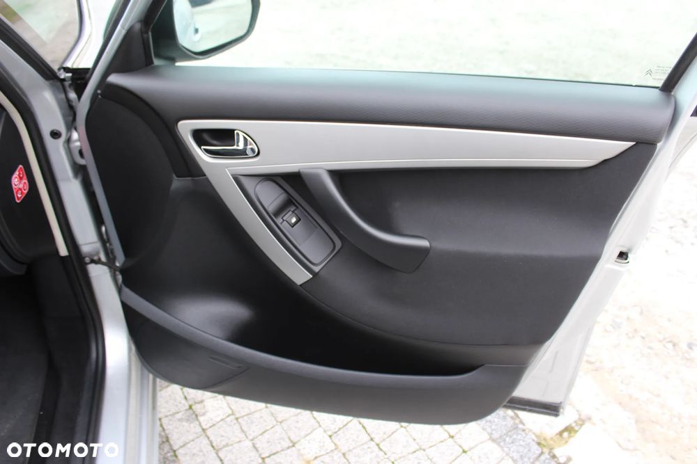 Citroën C4 Picasso 1.6 HDi FAP CoolTech - 23