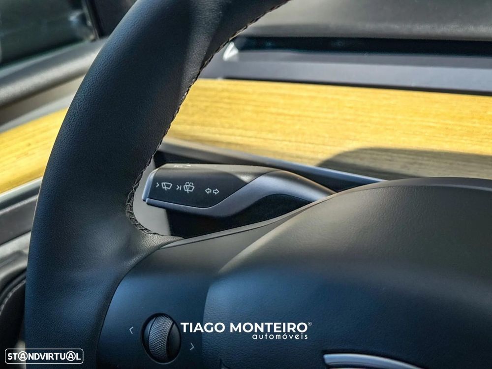Tesla Model Y Tração Traseira - 51