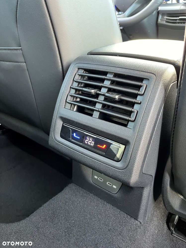 Volkswagen Golf - 10