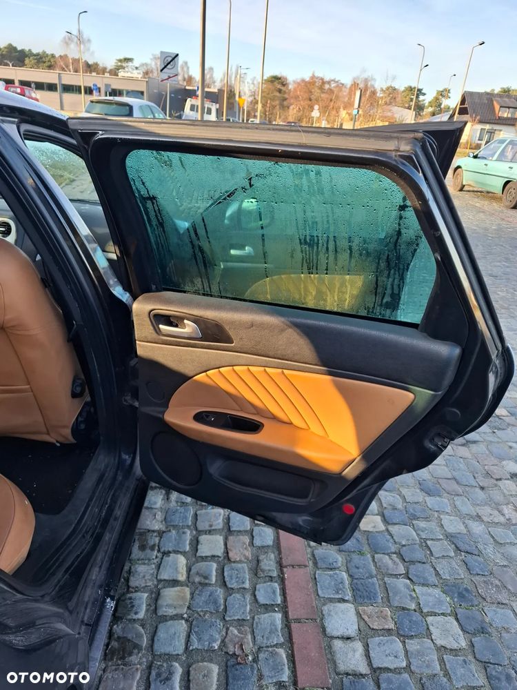 Alfa Romeo 159 1.9JTDM ti - 10