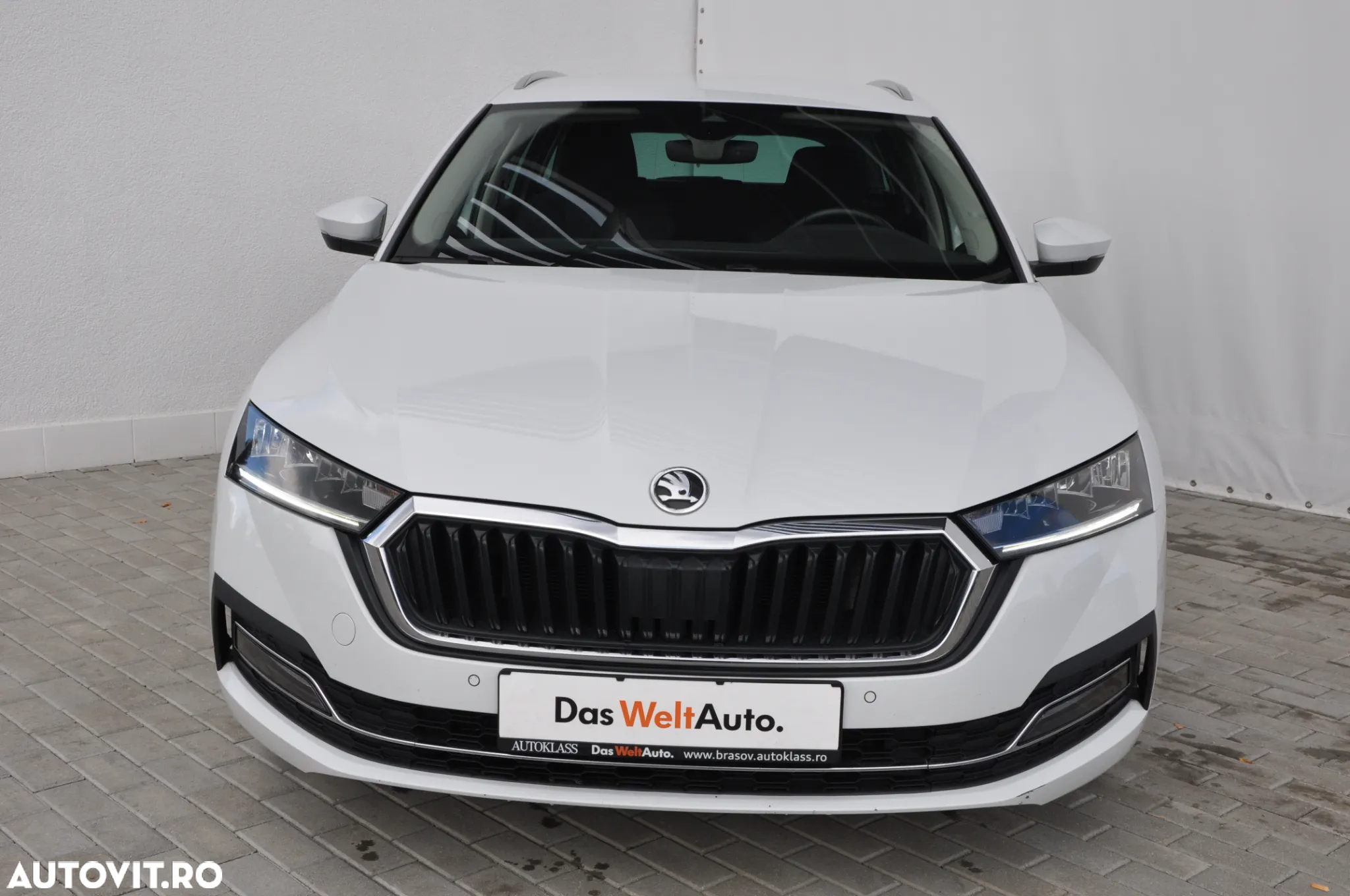 Skoda Octavia Combi 2.0 TDI DSG Ambition - 8