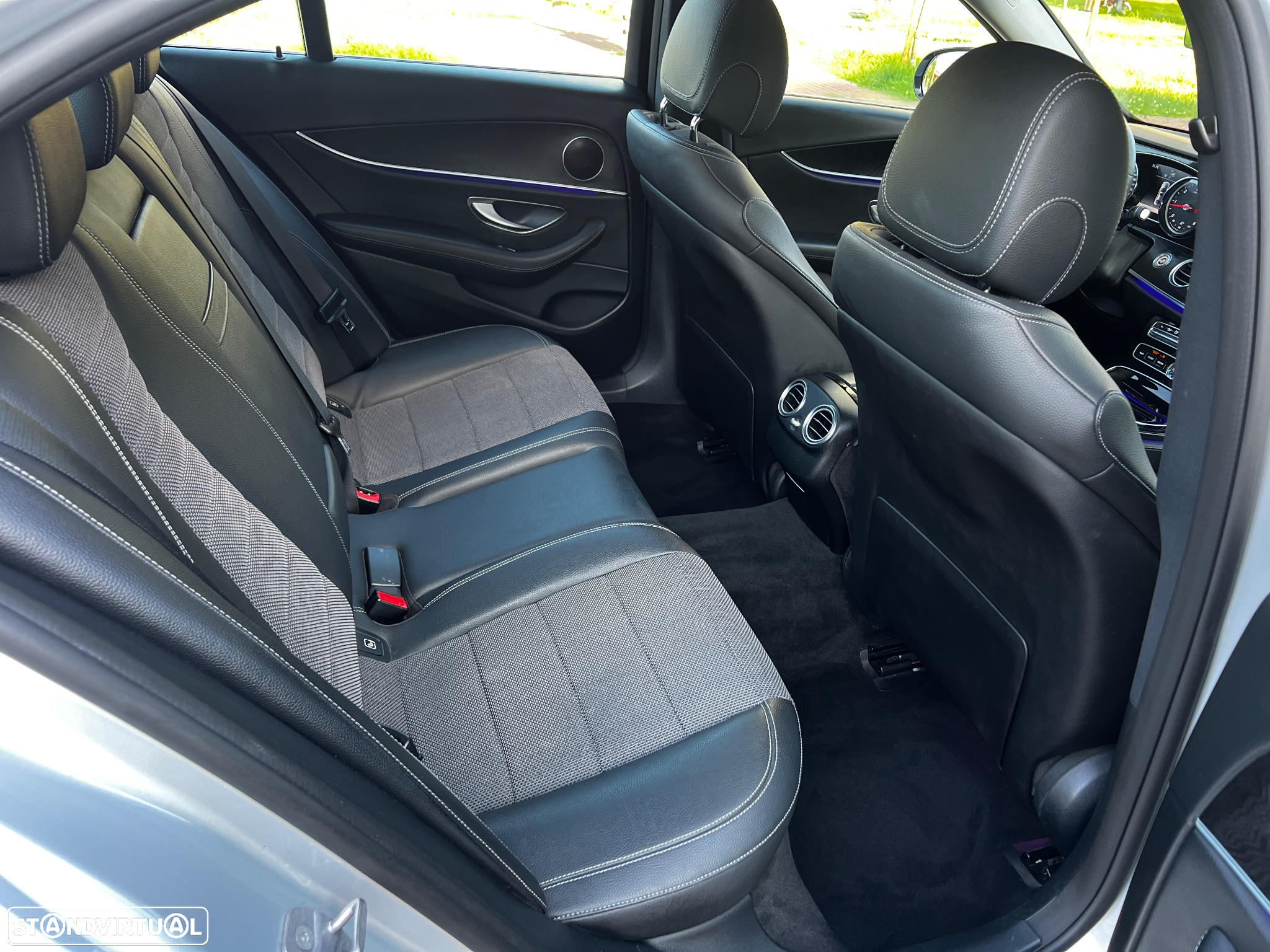 Mercedes-Benz E 220 d Avantgarde - 31