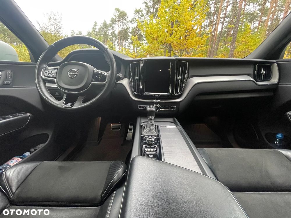 Volvo XC 60 D4 AWD R-Design - 26