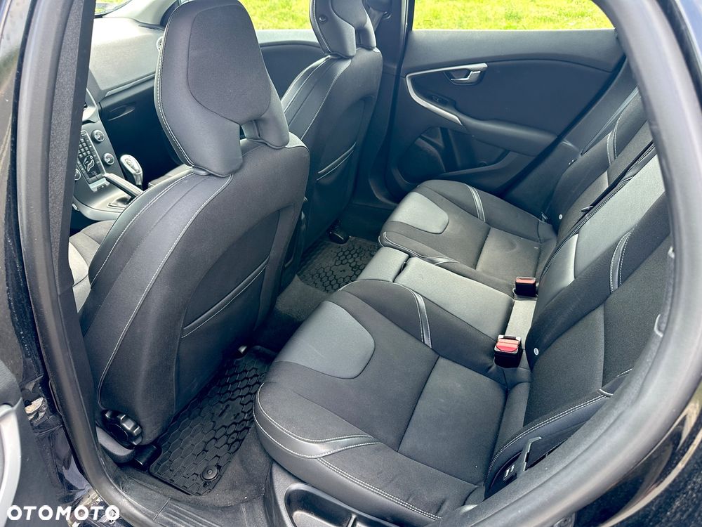Volvo V40 D2 - 16