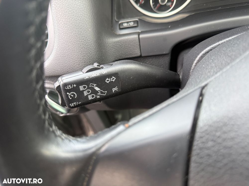 Volkswagen Tiguan 2.0 TDI DPF BlueMotion Technology Exclusive - 11